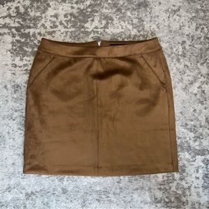 Brown skirt! Size medium! NEVER WORN!